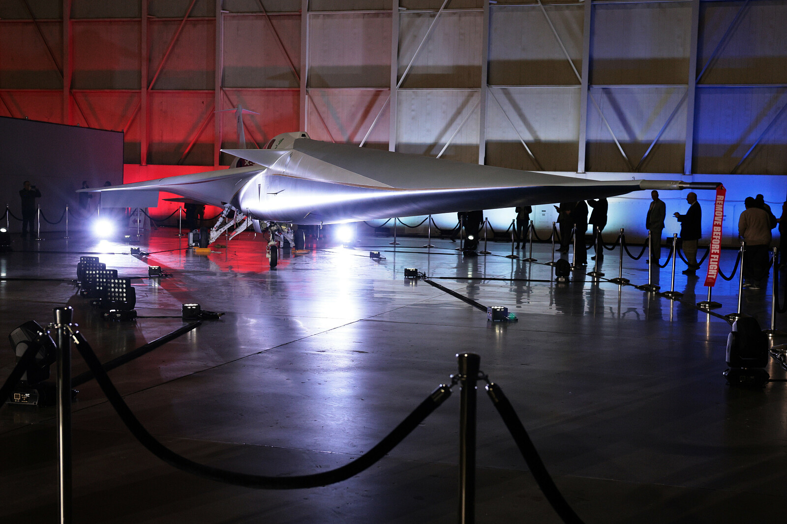 Samolot ponaddźwiękowy X-59 - fot. PAP/EPA/ALLISON DINNER