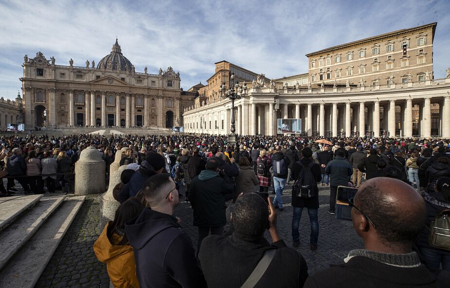 Ks. Felicolo: Papież przypomniał, że kryzys migracyjny dotyczy całego świata