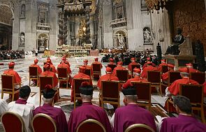 Watykan: W tym roku 13 kardynałów ukończy 80. rok życia. Co to oznacza?