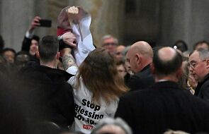 [PILNE] Incydent podczas nieszporów z udziałem papieża. Musiała interweniować ochrona