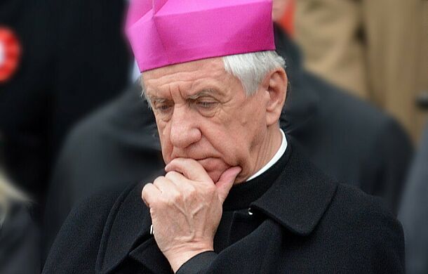 Ks. Studnicki wyjawia okoliczności rezygnacji abp. Dzięgi. Zastosowano art. 4 motu proprio papieża