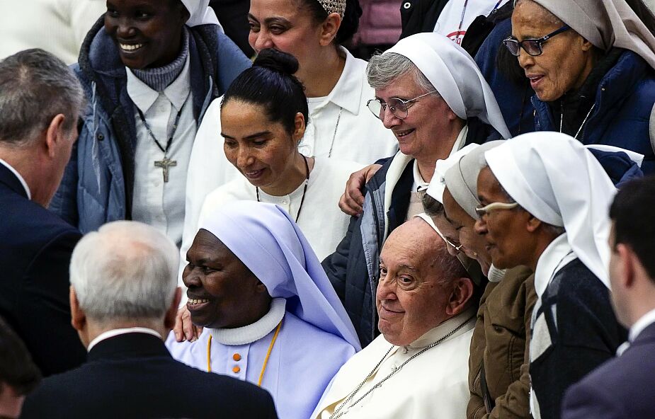 Papież: Nie słuchaliśmy głosu kobiet w Kościele, czasem czujemy się nim onieśmieleni