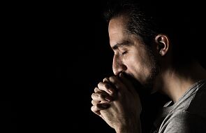 Trudności z modlitwą można sprowadzić do dwóch zasadniczych: o co się modlić oraz jak się modlić