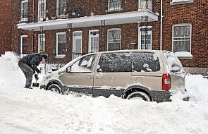 Ponad 120 tys. odbiorców bez prądu w Quebecu po opadach śniegu