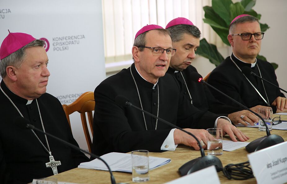 Bp Osial po zebraniu KEP: Kościół jest otwarty na dialog z rządem
