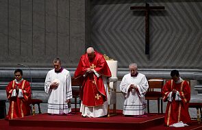 Watykan potwierdził obecność papieża Franciszka na wieczornej mszy Wigilii Paschalnej
