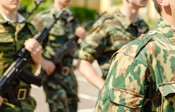 Rosja nadal próbuje rekrutować do wojska cudzoziemców. Dziennie ginie nawet 913 żołnierzy