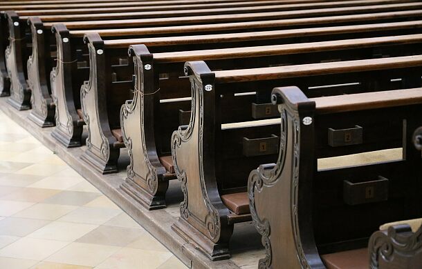 Rząd obiecał odszkodowania dla ofiar nadużyć seksualnych ludzi Kościoła. Kardynał mówi o "zakłamanych" statystykach