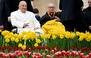 Papież wznawia wizyty w parafiach swojej diecezji